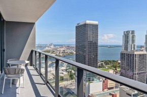 Corner 2BD Apt with City&Water Views&Best Sunsets
